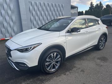 MAJESTIC WHITE, 2018 INFINITI QX30 Image 