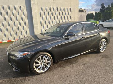 VULCANO BLACK METALLIC, 2017 ALFA ROMEO GIULIA Image 