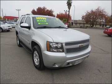 SILVER, 2011 CHEVROLET TAHOE 4WD Image 