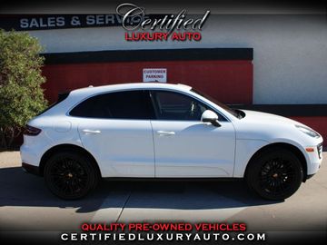 WHITE, 2016 Porsche Macan Image 