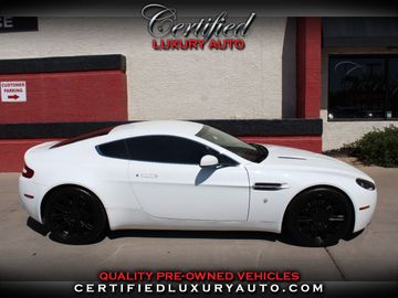 White, 2008 Aston Martin V8 Vantage Image 