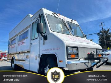 WHITE, 2000 WORKHORSE P30 Image 