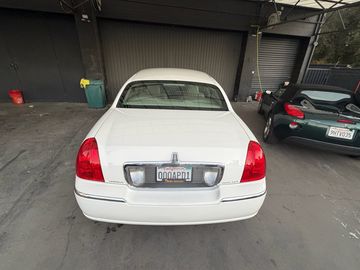 2010 LINCOLN TOWN CAR for sale in THOUSAND OAKS