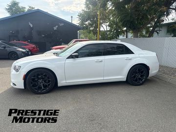 2019 CHRYSLER 300 for sale in PASCO