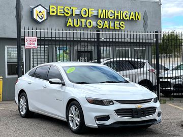 WHITE, 2018 CHEVROLET MALIBU Image 