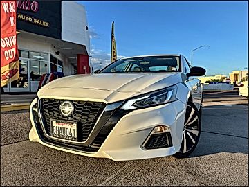 WHITE, 2019 NISSAN ALTIMA Image 