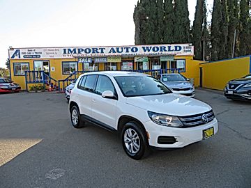 WHITE, 2012 VOLKSWAGEN TIGUAN Image 