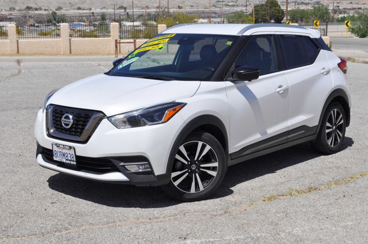 2020 Nissan Kicks SR