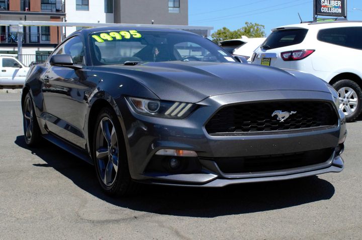 2015 Ford Mustang V6