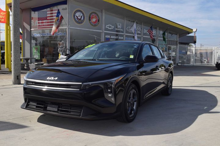 2025 Kia K4 LXS