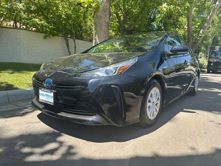 2022 Toyota Prius LE