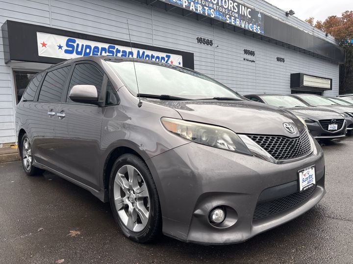 2013 Toyota Sienna SE