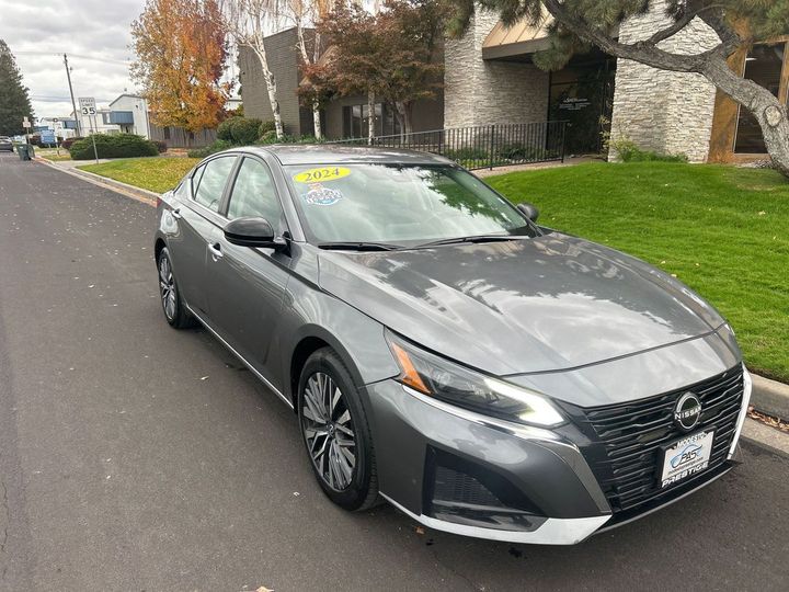 2024 Nissan Altima SV