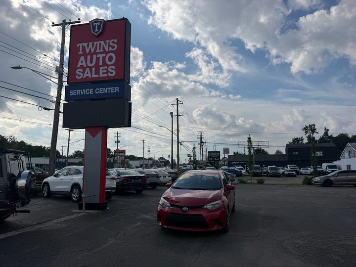 2016 TOYOTA COROLLA for sale in LANSING
