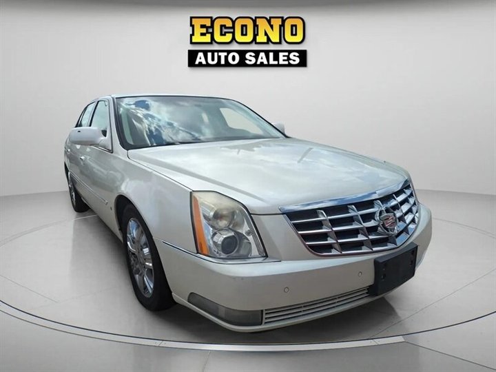 2009 Cadillac DTS 1SE's photo