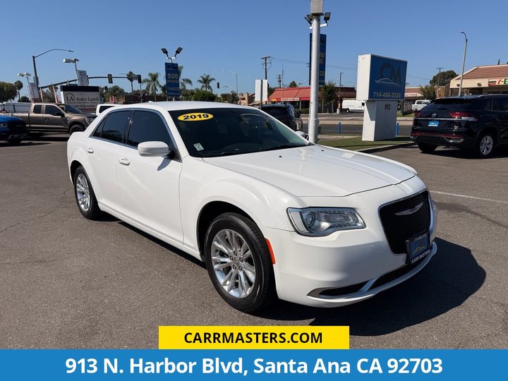 2019 CHRYSLER 300 for sale in SANTA ANA