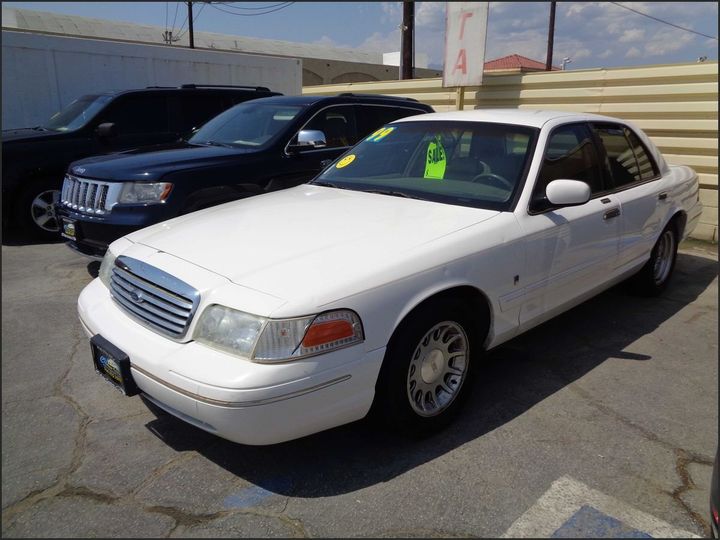 1999 Ford Crown Victoria Base's photo
