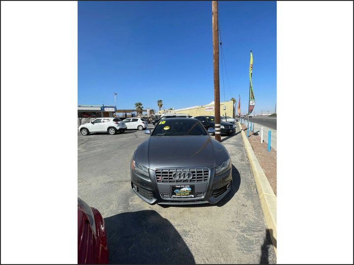 2010 Audi S5 Premium Plus's photo