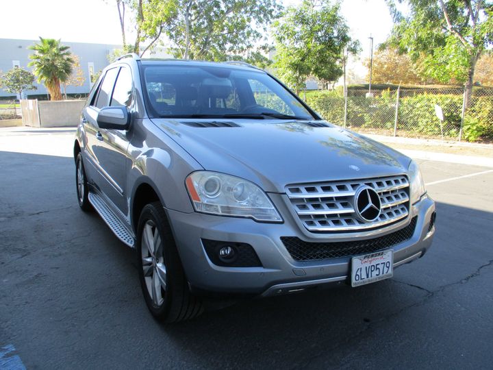 2010 Mercedes-Benz M-Class ML350