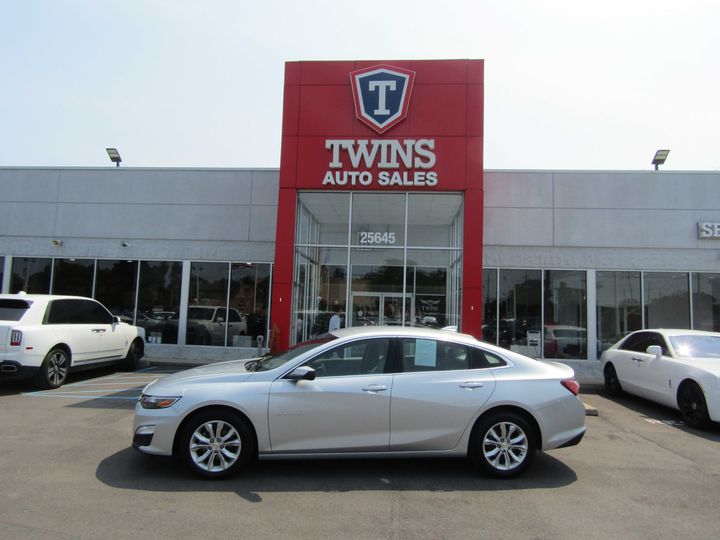 SILVER, 2020 CHEVROLET MALIBU Image 