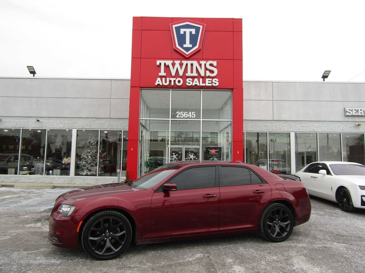 RED, 2021 CHRYSLER 300 Image 