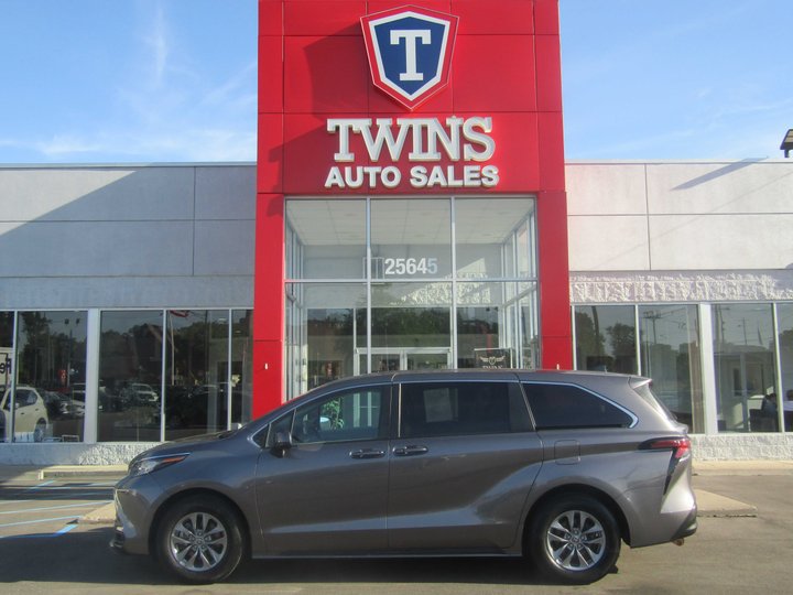 2022 TOYOTA SIENNA for sale in REDFORD