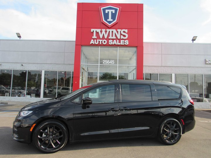 2026 CHRYSLER PACIFICA for sale in REDFORD