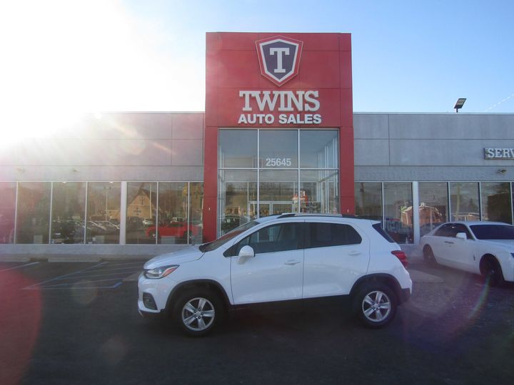 WHITE, 2020 CHEVROLET TRAX Image 