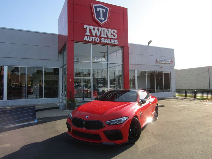 RED, 2020 BMW M8 Image 