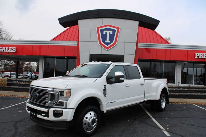 WHITE, 2022 FORD F450 SUPER DUTY CREW CAB Image 