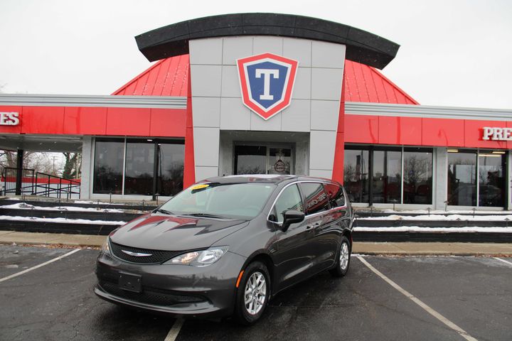 GRAY, 2023 CHRYSLER VOYAGER Image 