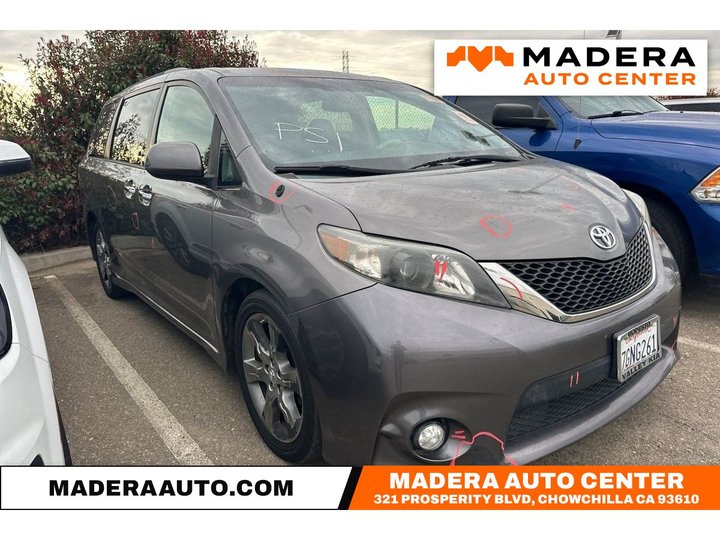 2014 TOYOTA SIENNA for sale in CHOWCHILLA