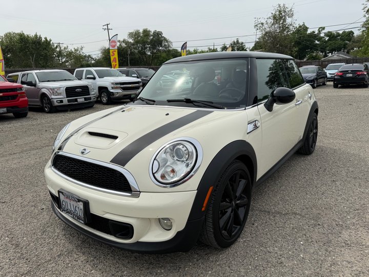 2012 MINI HARDTOP for sale in PATTERSON