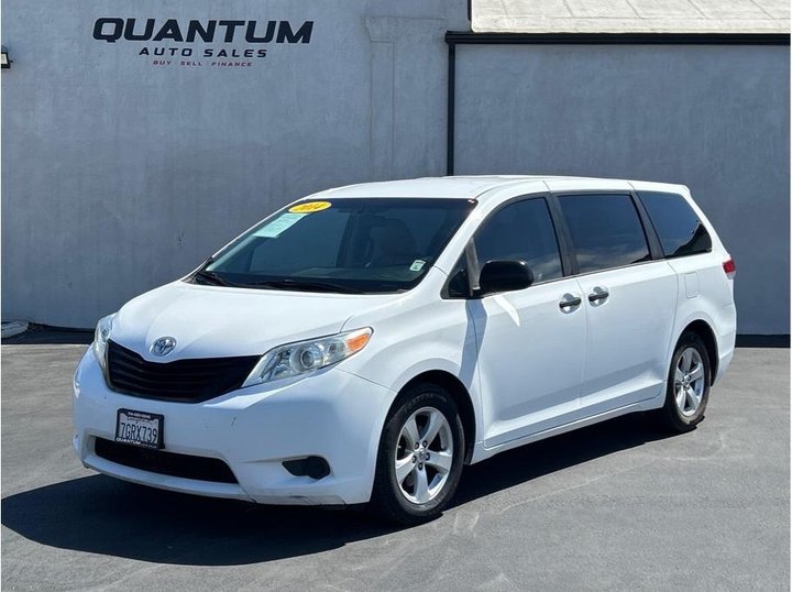 2014 TOYOTA SIENNA for sale in SANTA ANA