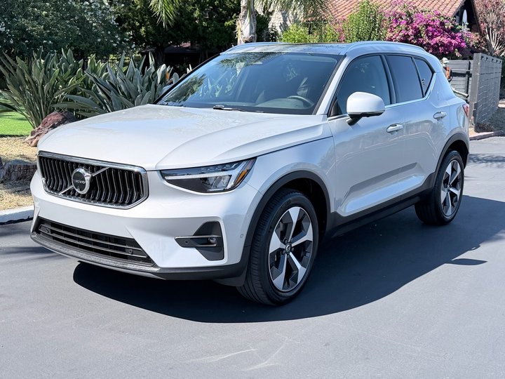 2025 VOLVO XC40 B5 PLUS BRIGHT THEME for sale in NOVATO