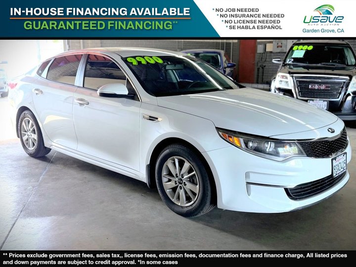 WHITE, 2018 KIA OPTIMA Image 