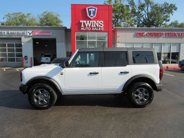 WHITE, 2025 FORD BRONCO Image 