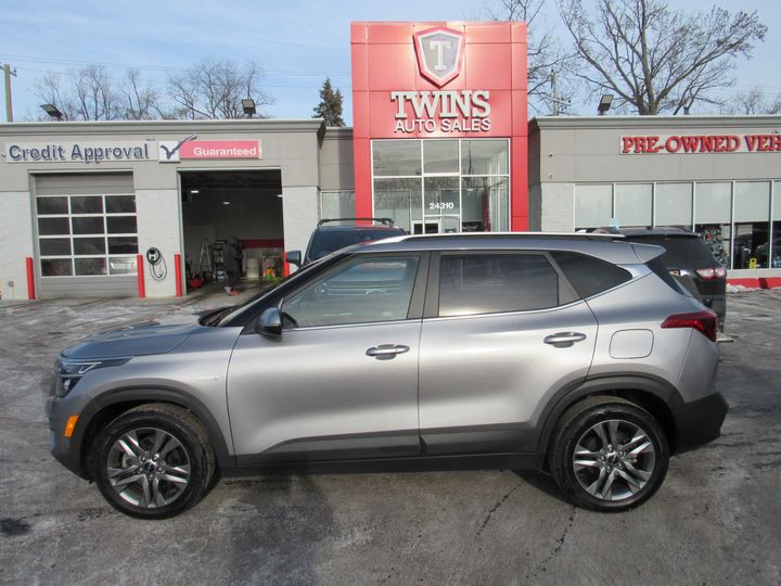 GREY, 2022 KIA SELTOS Image 