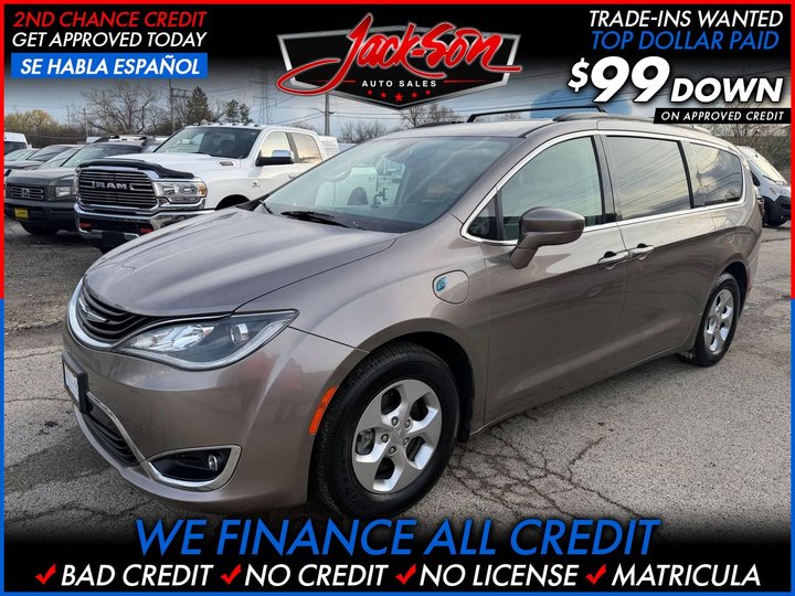 2017 CHRYSLER PACIFICA HYBRID for sale in WAUKEGAN