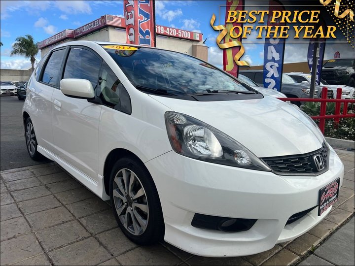 WHITE, 2012 HONDA FIT Image 