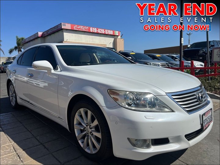 WHITE, 2012 LEXUS LS Image 