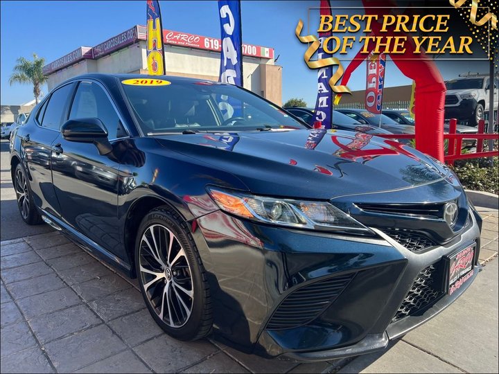 BLUE, 2019 TOYOTA CAMRY Image 