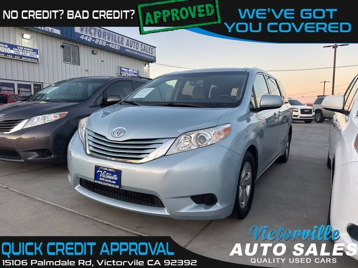 2015 TOYOTA SIENNA for sale in VICTORVILLE