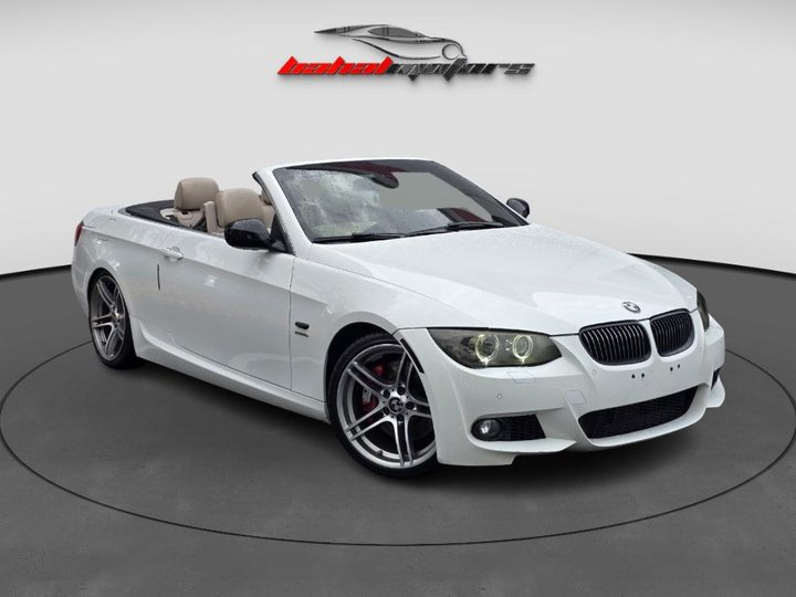 WHITE, 2011 BMW 3 SERIES Image 