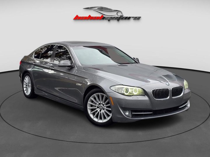 GRAY, 2011 BMW 5 SERIES Image 