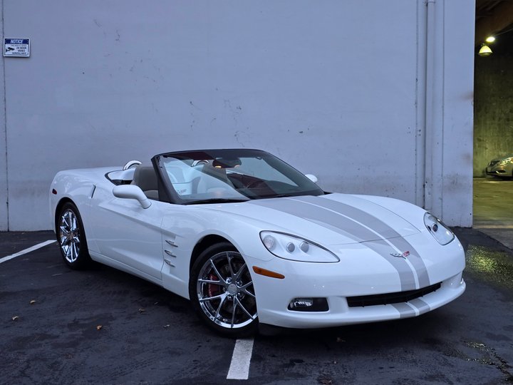 WHITE, 2011 CHEVROLET CORVETTE Image 