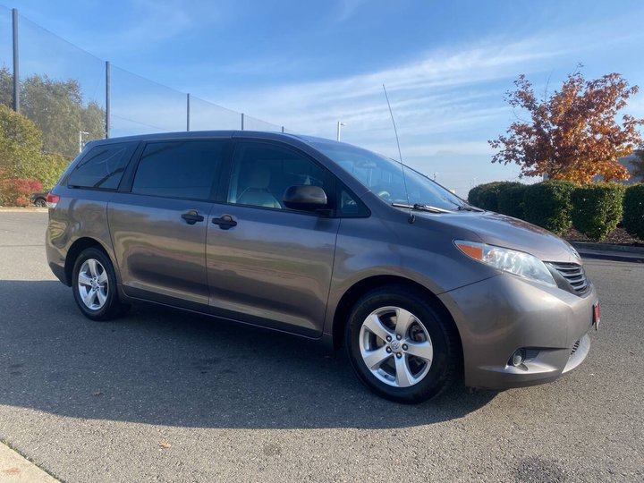 2014 TOYOTA SIENNA for sale in SACRAMENTO