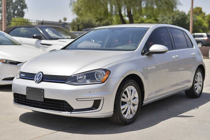 SILVER, 2015 VOLKSWAGEN E-GOLF Image 