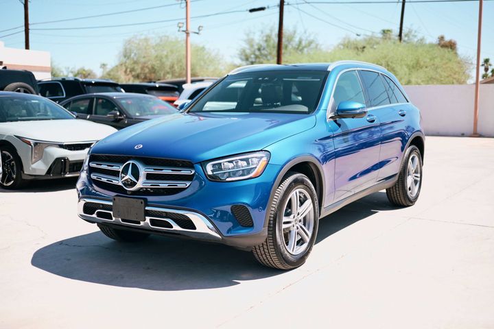 BLUE, 2022 MERCEDES-BENZ GLC Image 