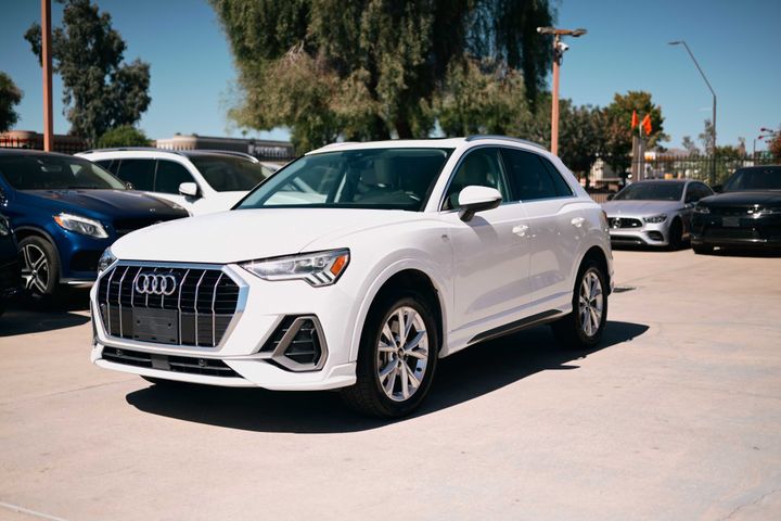 2023 AUDI Q3 Image 